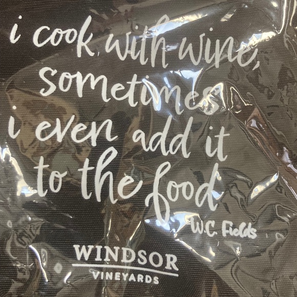 NEW Windsor Vineyards Cooking Apron w/Pocket Color Black - Picture 1 of 5